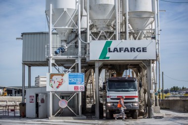 Lafarge sees beyond rival Dangote’s Zambia entry to Congo demand - Moneyweb