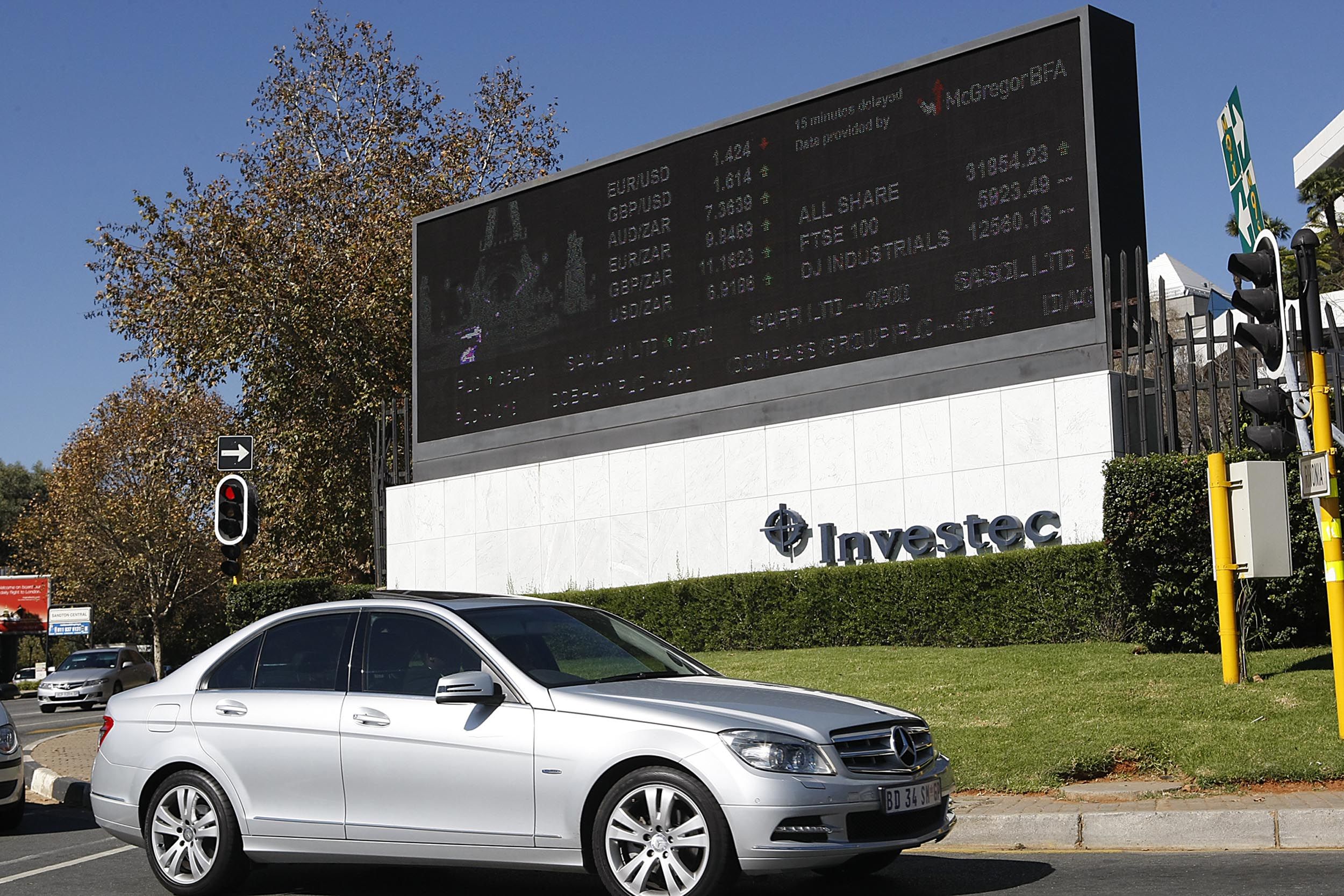 CompCom names traders in forex probe - Moneyweb