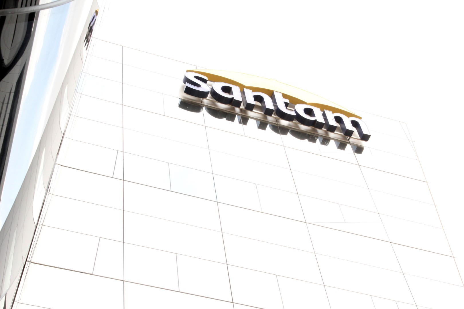 Santam drops US investment as property-rate dip damps outlook