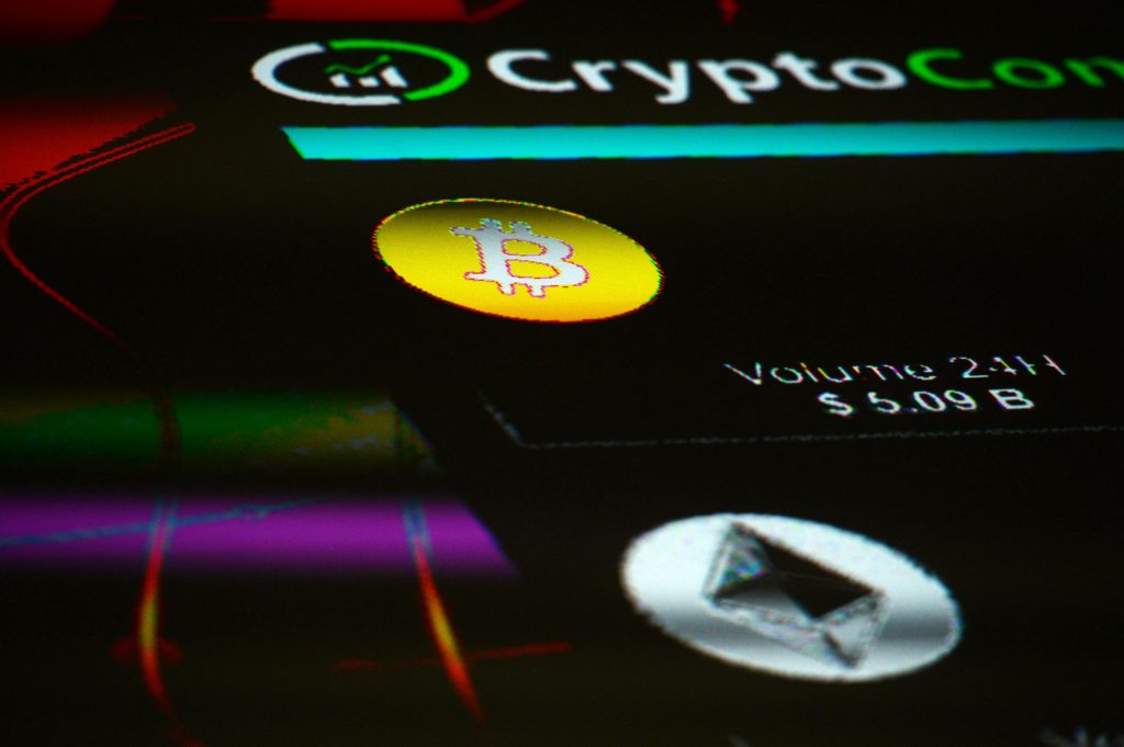 Ether hits $3 000 as bitcoin's crypto dominance declines - Vimarsana News