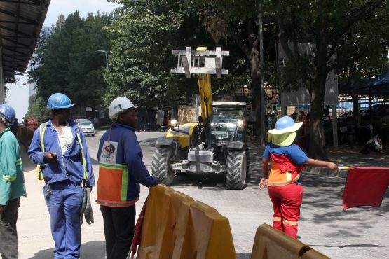 With around 2 000 construction workers currently on site, the development is bustling with activity.