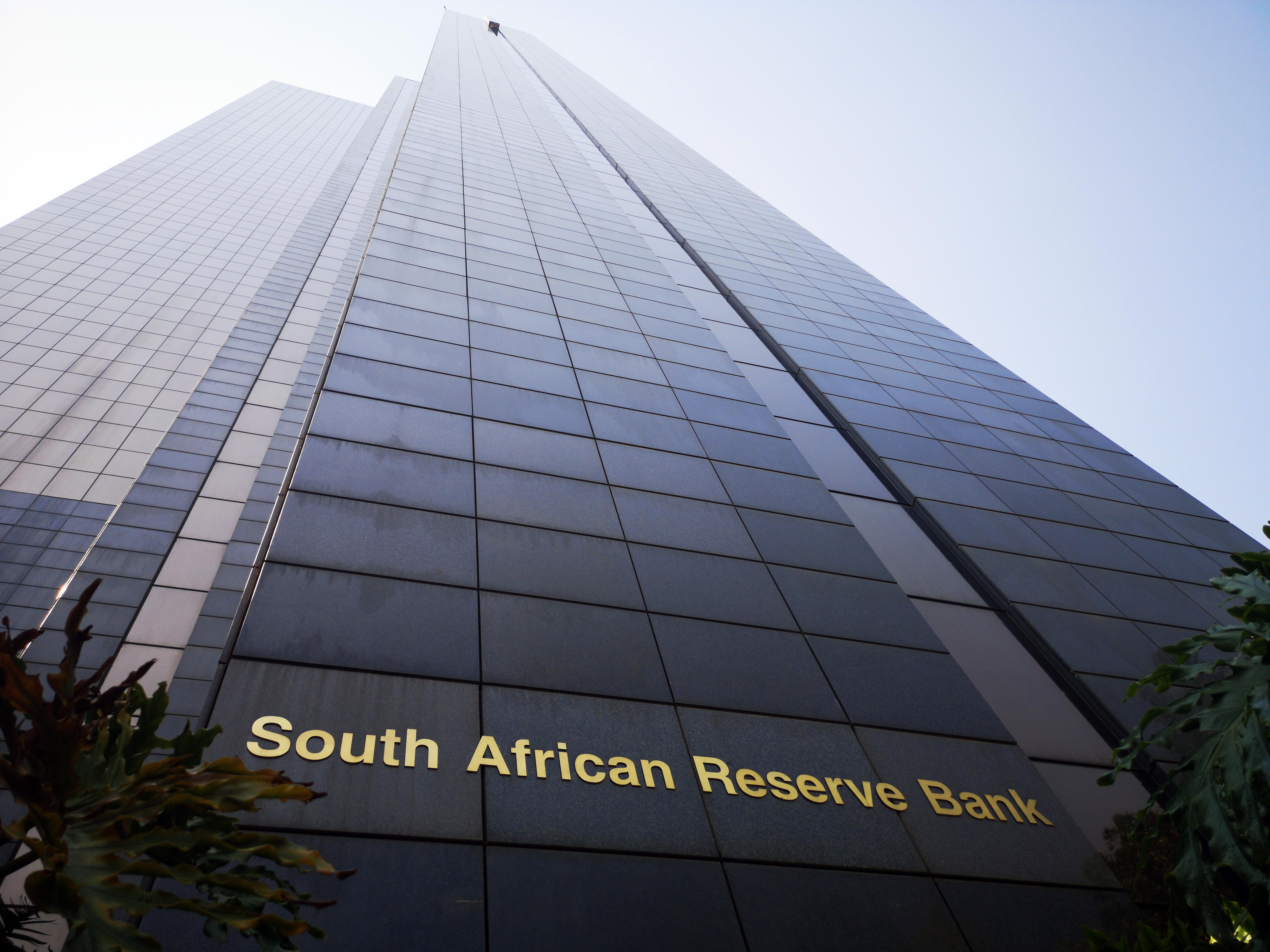 www.moneyweb.co.za