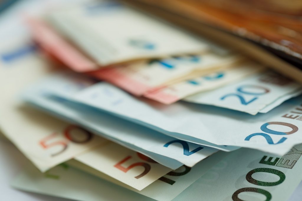 Russia hit tops $8bn for European banks pulling back - Vimarsana News