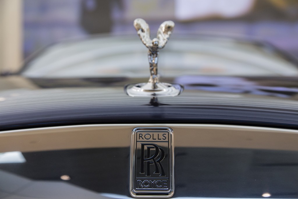 Low car supply forces wealthy to buy used Rolls-Royces, Bentleys - Vimarsana News