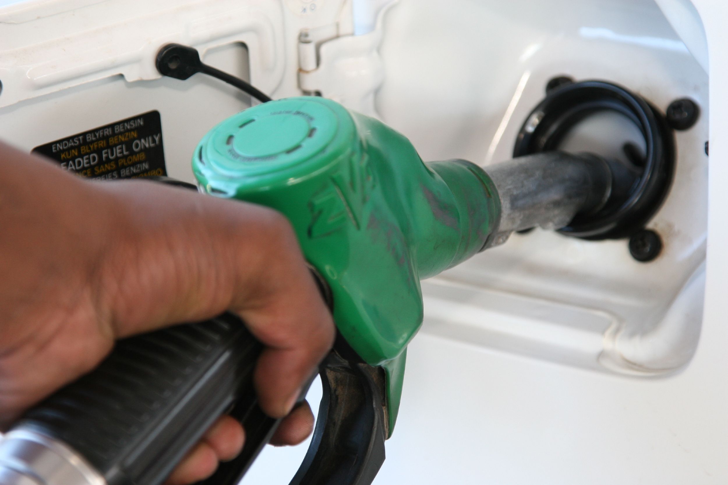 SA fuel price drops to 4-year low - Moneyweb