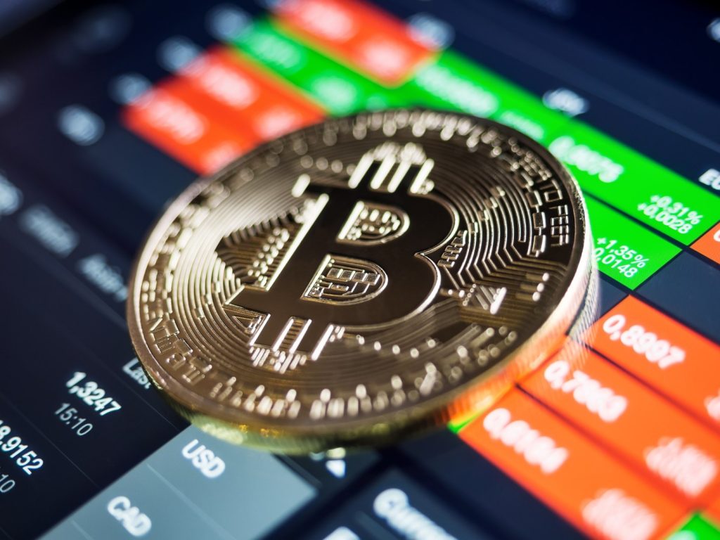 Bitcoin miners signal revolt amid sluggish blockchain - Moneyweb
