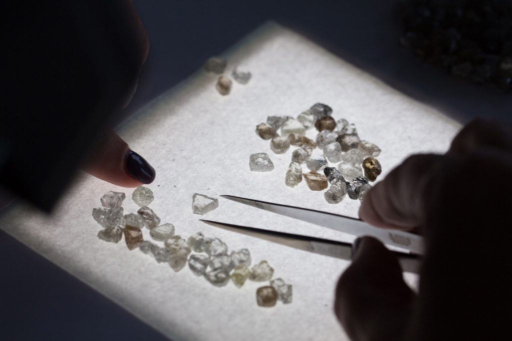 Dump diamonds for digital? - Vimarsana News