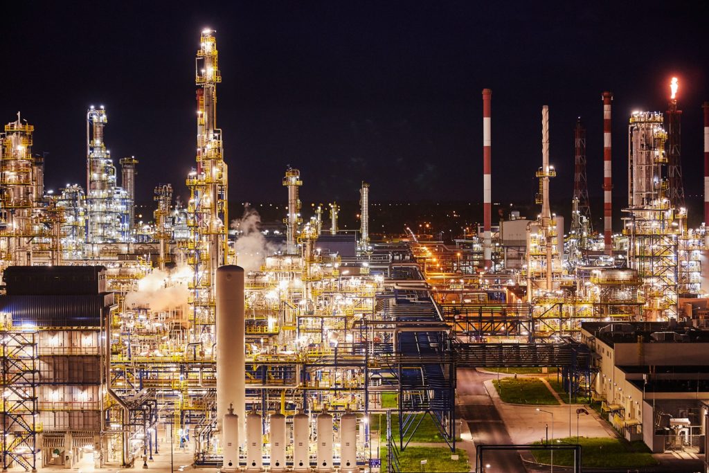 Oil extends Covid-comeback above $61 on tightening market - Vimarsana News