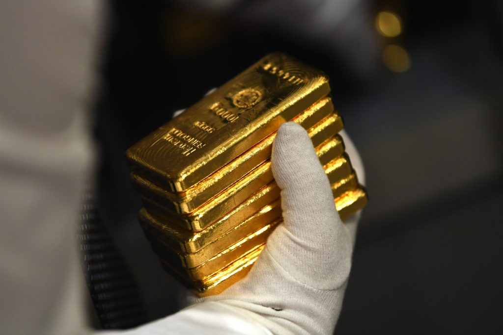 Investors go for gold - Vimarsana News