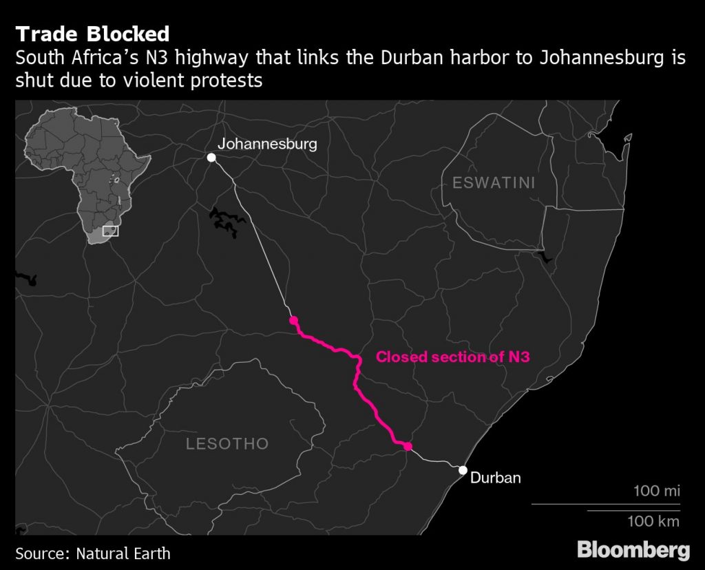 6 dead in SA riots - Moneyweb