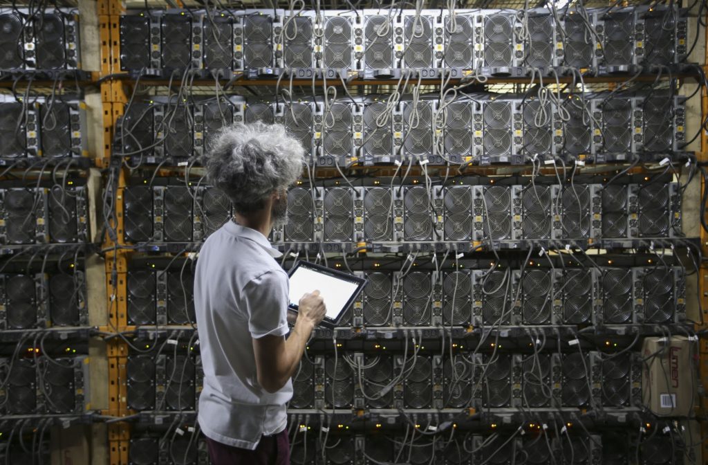 Coin worth $0.00004893 highlights crypto's wild decimal frontier - Vimarsana News