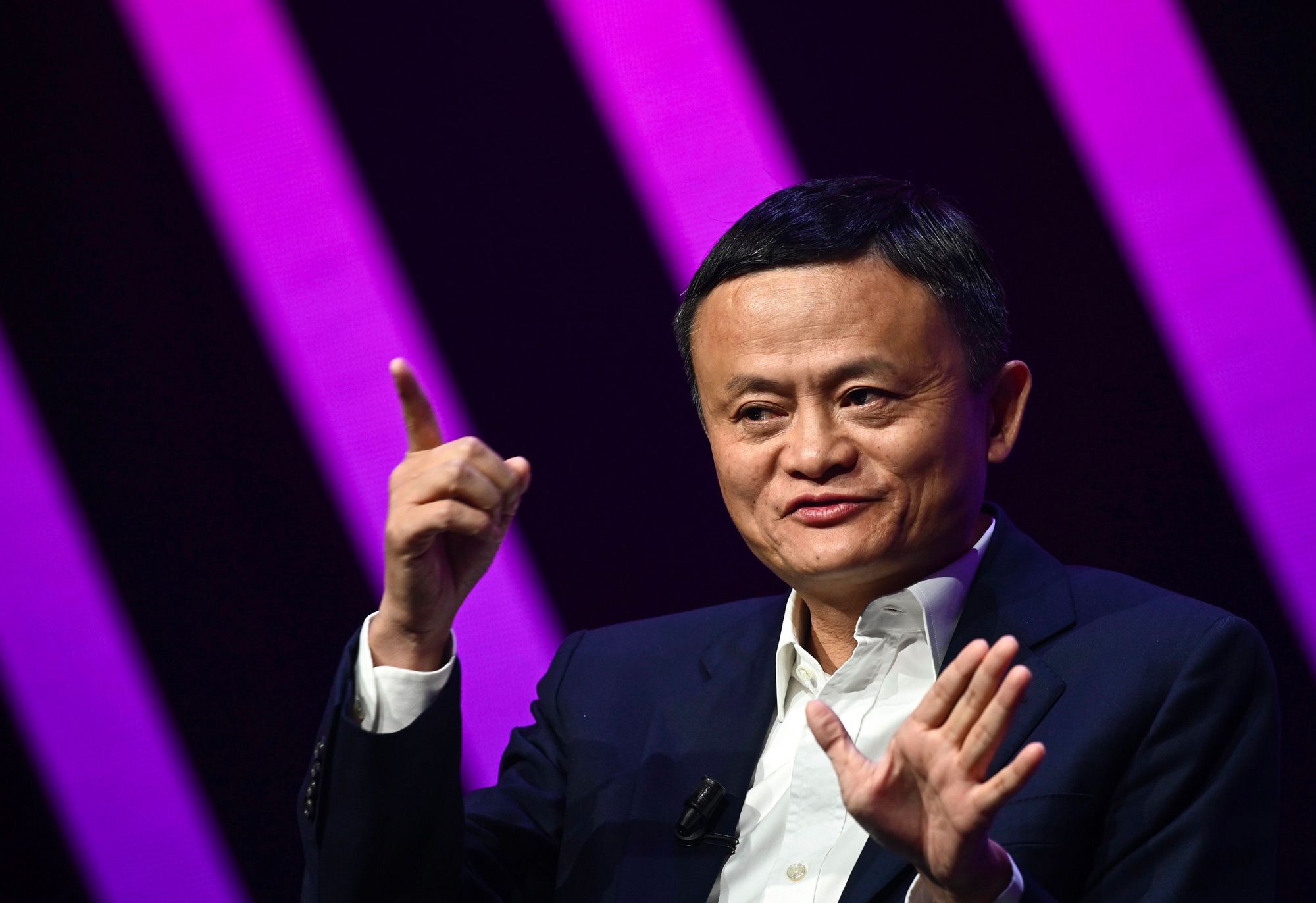 Jack Ma's buying does little to ease Alibaba share sale fallout