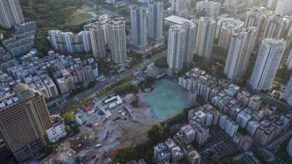 Evergrande repayment lifts Chinese developers, Asia junk bonds - Vimarsana News