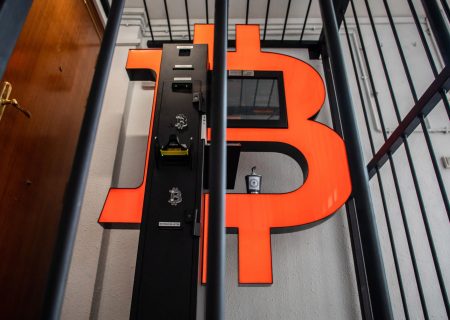 Bitcoin’s dip from two-week peak highlights key technical hurdle