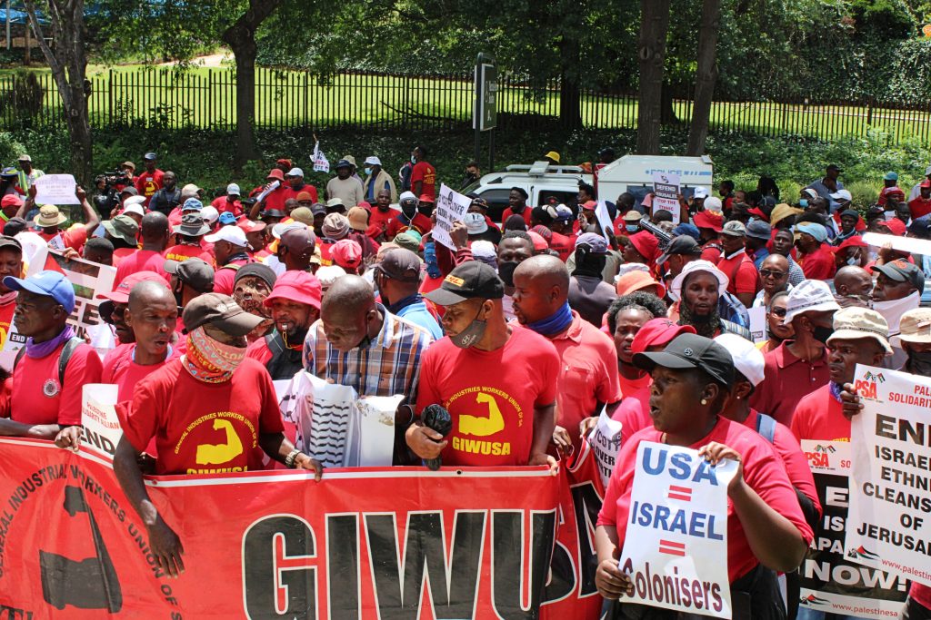 Vavi vows to 'scale up the fight' against Clover - Vimarsana News