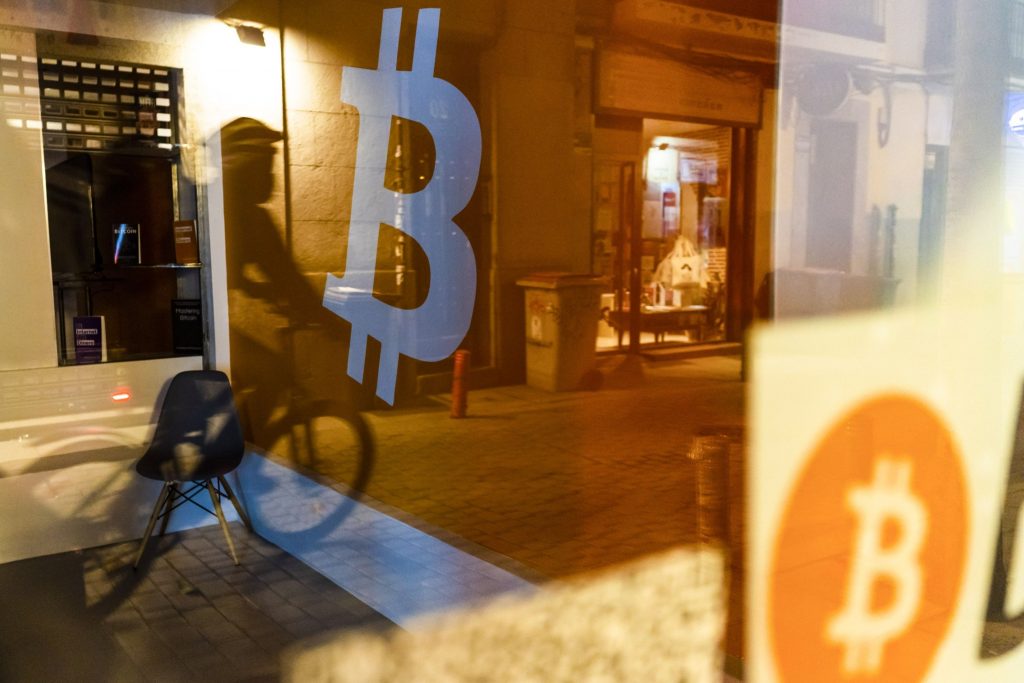 Greenpeace, crypto billionaire lobby to change bitcoin's code - Vimarsana News