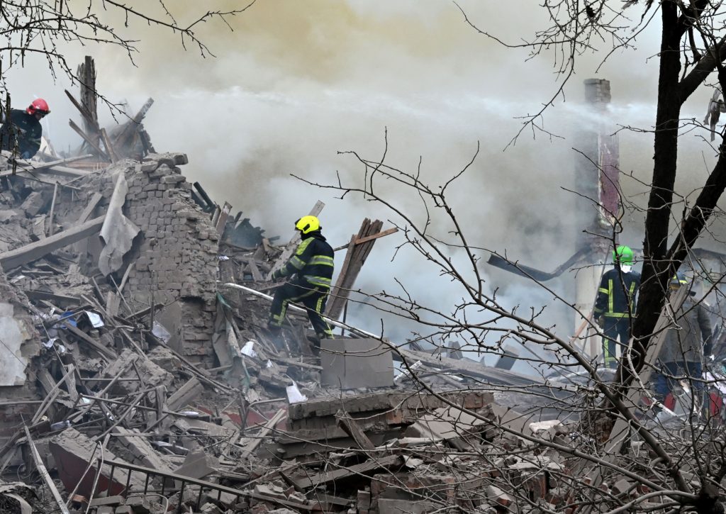 Ukraine update: US, EU to send more arms; warship damaged - Vimarsana News