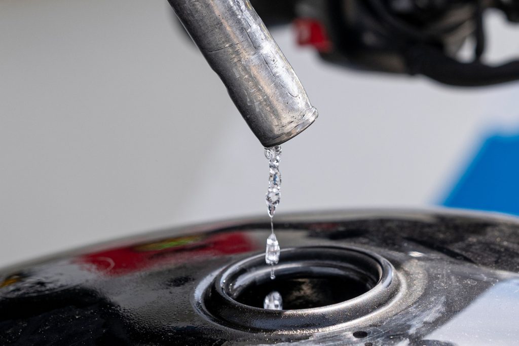 Oil heads for fourth weekly gain on outlook for products demand - Moneyweb