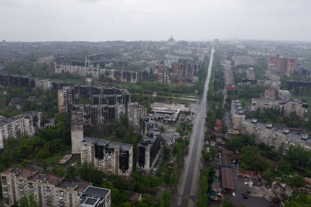 UK to send rockets; Zelenskiy visits troops - Vimarsana News