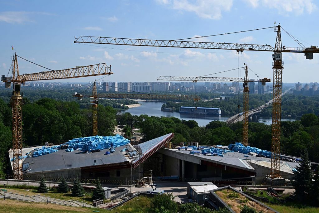 Russia closes in as Kyiv unveils rebuilding plan - Vimarsana News