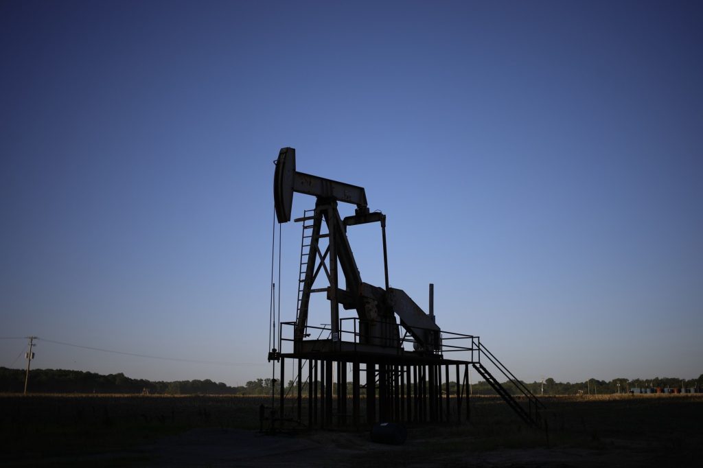 Oil climbs as US crude stockpiles shrink ahead of Fed decision - Moneyweb