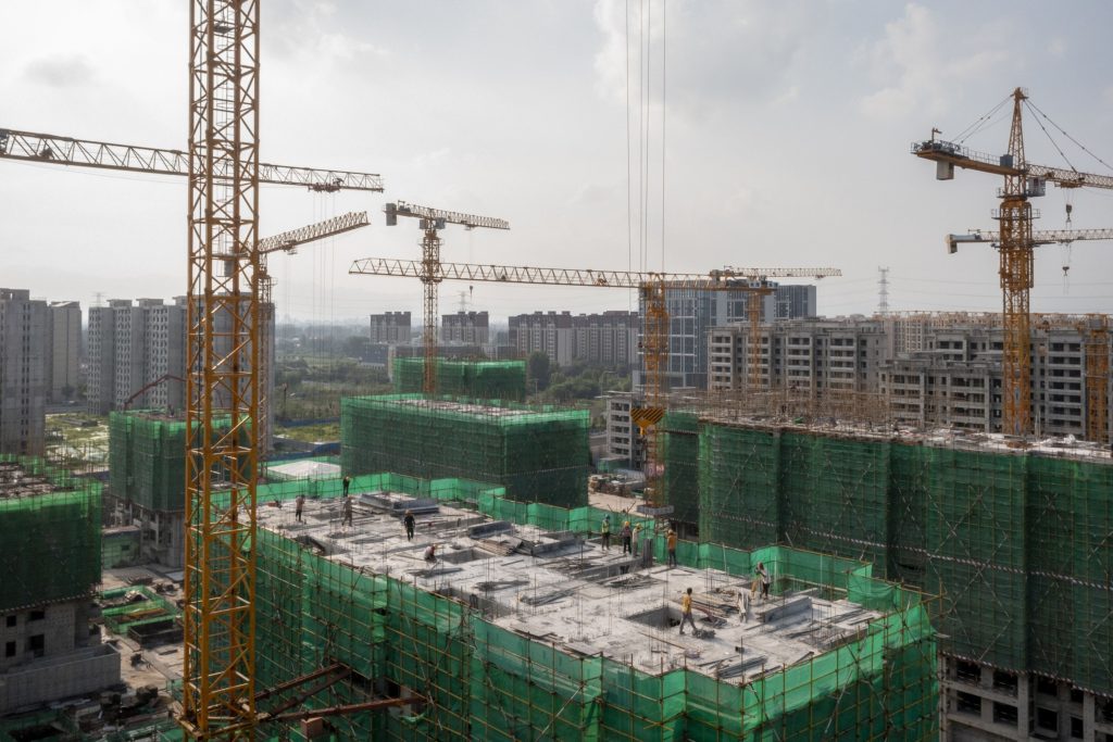 China property stocks extend fall on sales slump, Evergrande - Vimarsana News