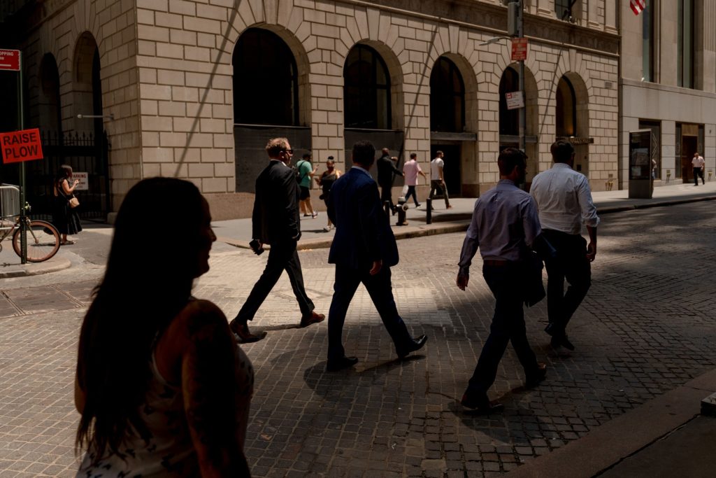 Meet the doomsayers: five who say US economy will keep shrinking - Vimarsana News