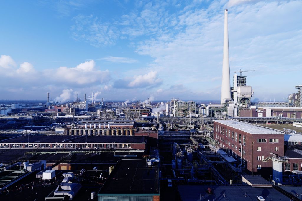Germany risks a factory exodus as energy prices bite hard - Vimarsana News
