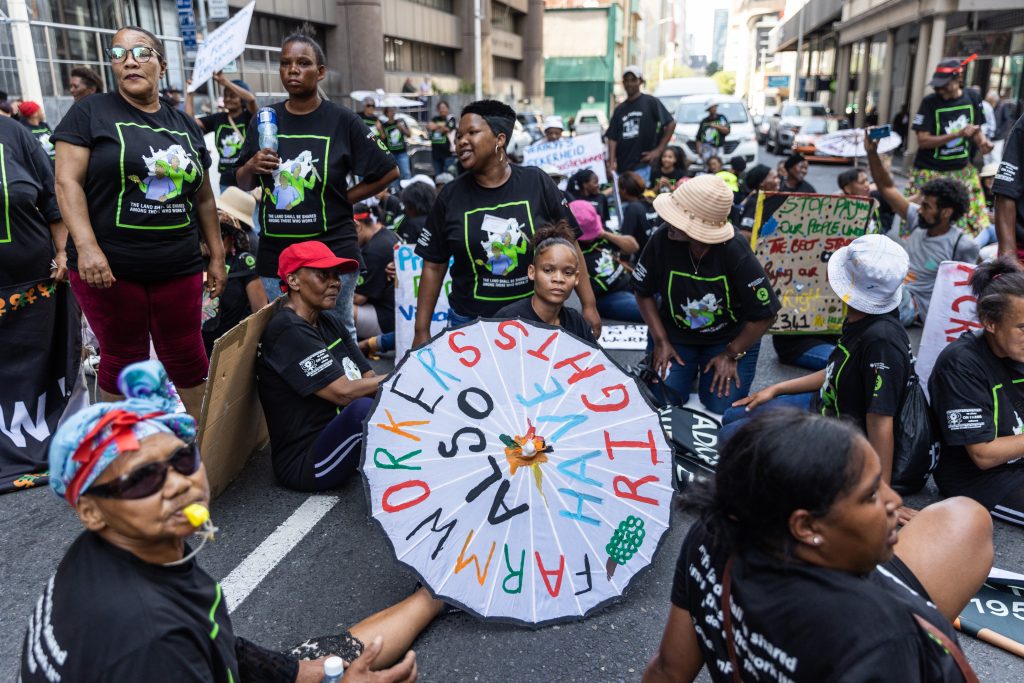 Farm workers march to Parliament to demand major reform - Vimarsana News