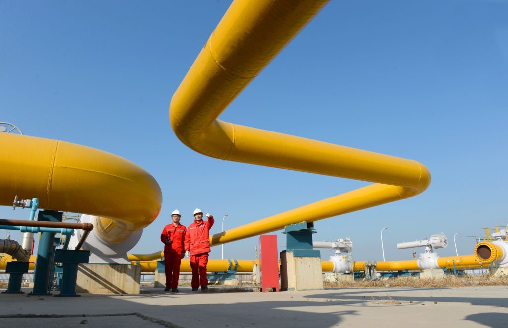 China seals one of the giggest LNG deals ever with Qatar - Moneyweb
