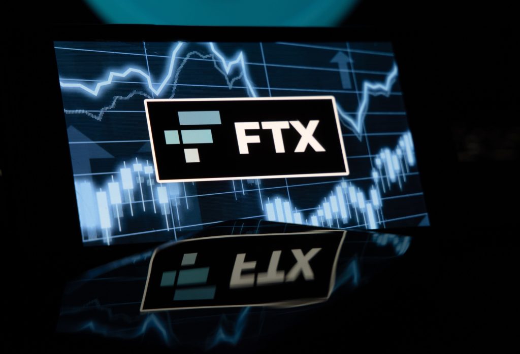 FTX seeks referee for fight over $440m Robinhood stake - Vimarsana News