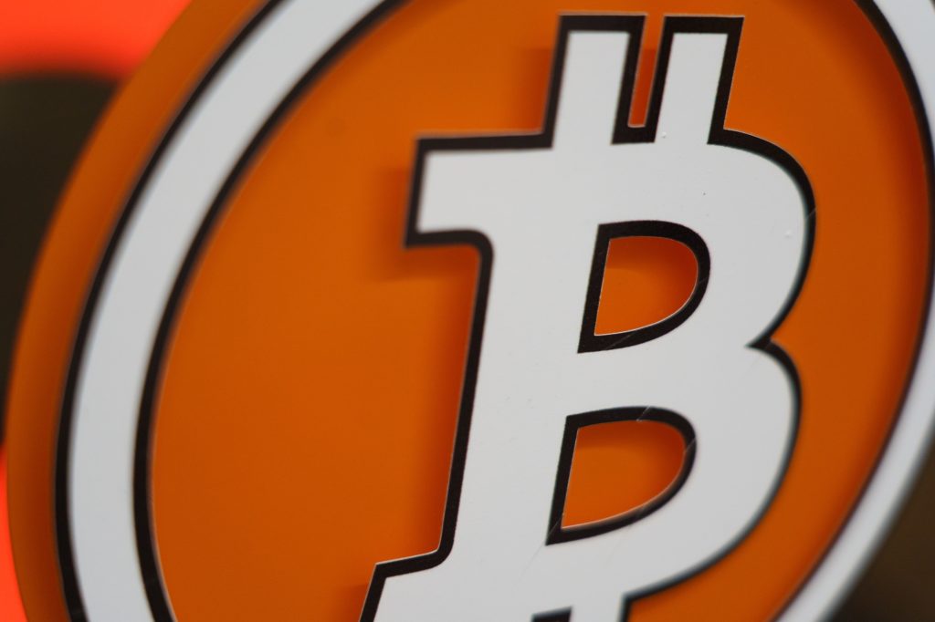 Bitcoin miners Hut 8, US Bitcoin to combine in stock merger - Vimarsana News
