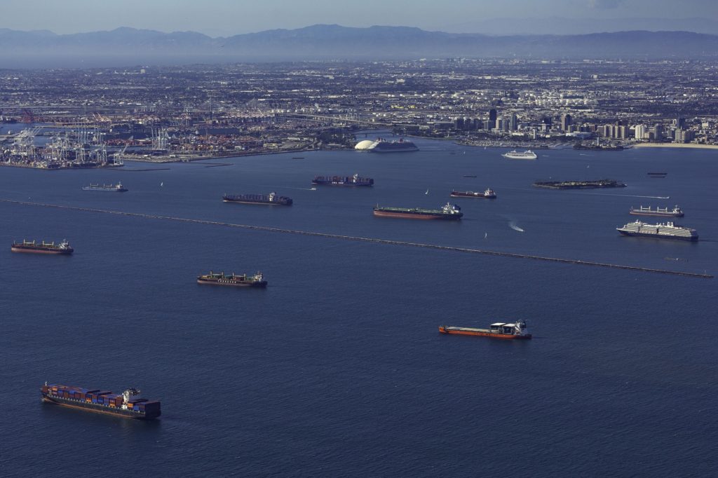 Why the global shipping industry can't clean up its act - Vimarsana News