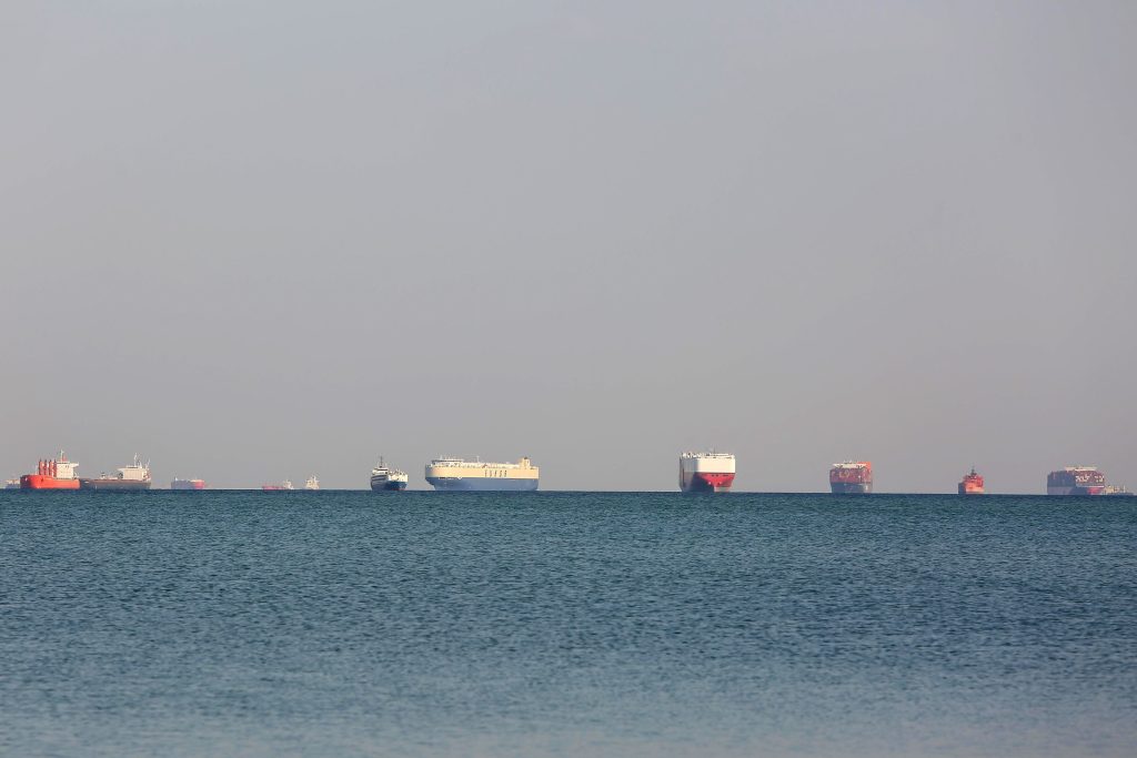 Shipping shows signs of panic as Houthis menace key trade lane - Vimarsana News