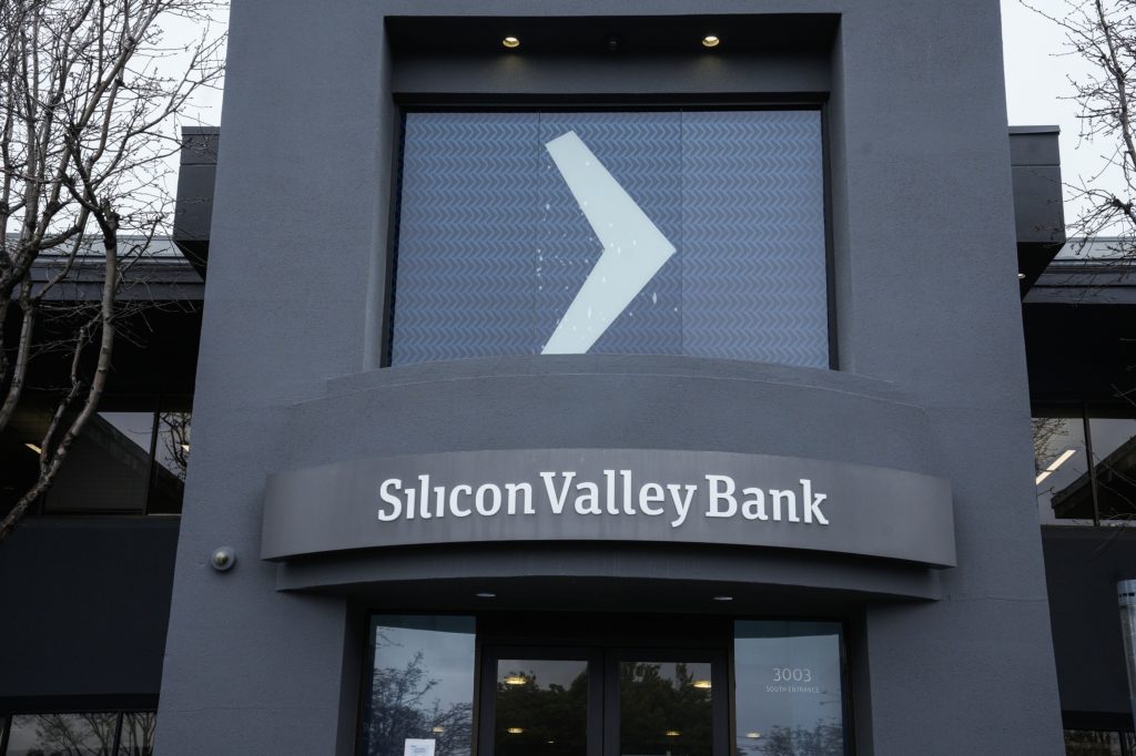 Seek-and-destroy' markets pile pressure on global central banks - Vimarsana News