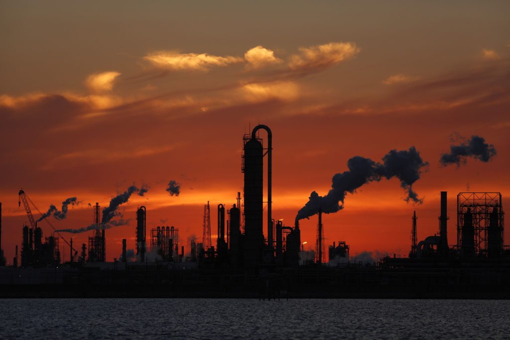 Traders build up hedges as oil shock adds to inflationary fires - Vimarsana News