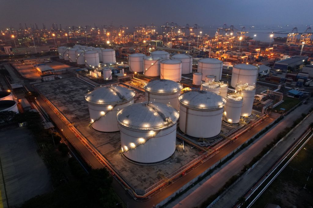 Oil holds biggest gain in a year after shock supply cut by OPEC+ - Vimarsana News