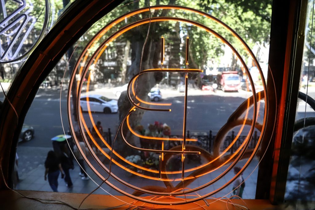 Cryptoverse-tether gets a lift from stability doubts - Vimarsana News