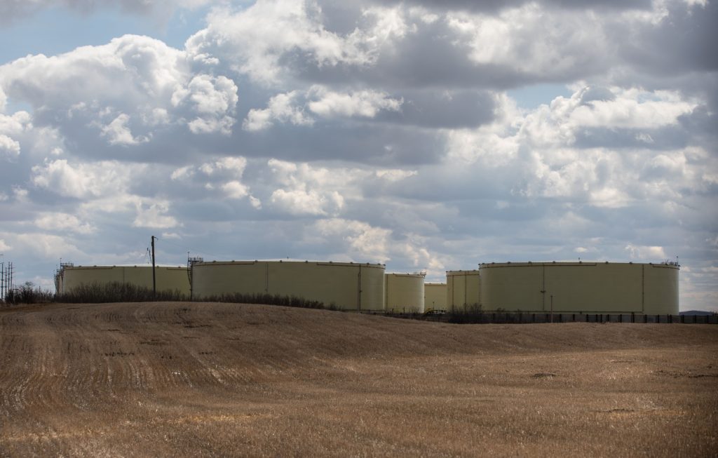 Oil advances as US debt-talk progress buoys appetite for risk - Vimarsana News