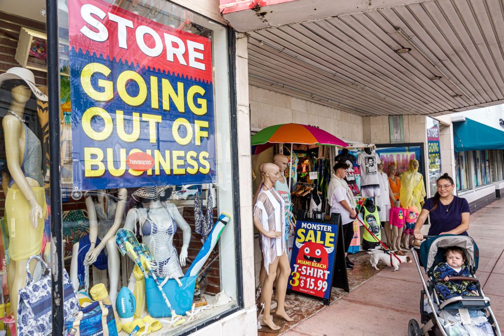US recession becomes closer call as economists rethink forecasts - Vimarsana News