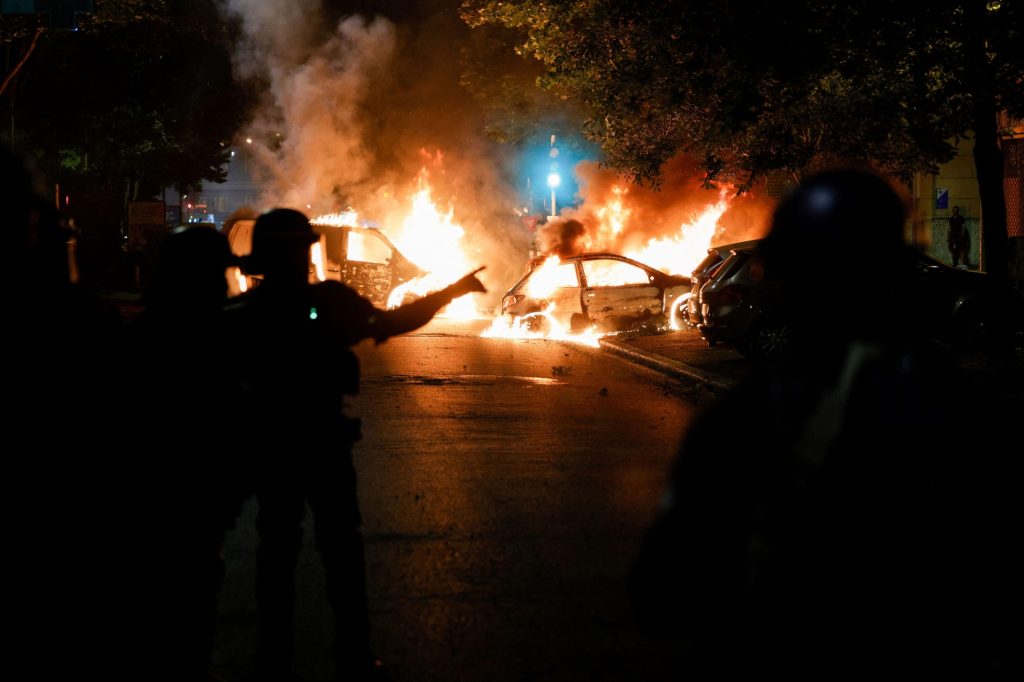 French riots abate, but economic costs mount - Vimarsana News