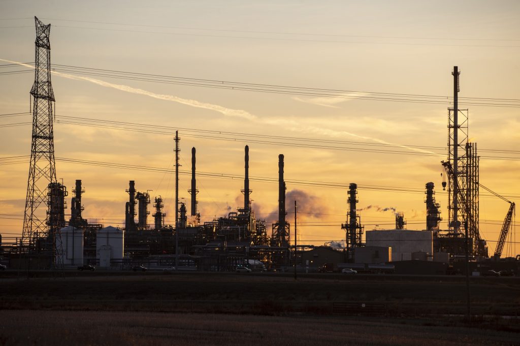 Oil rises after industry report points to massive inventory draw - Moneyweb