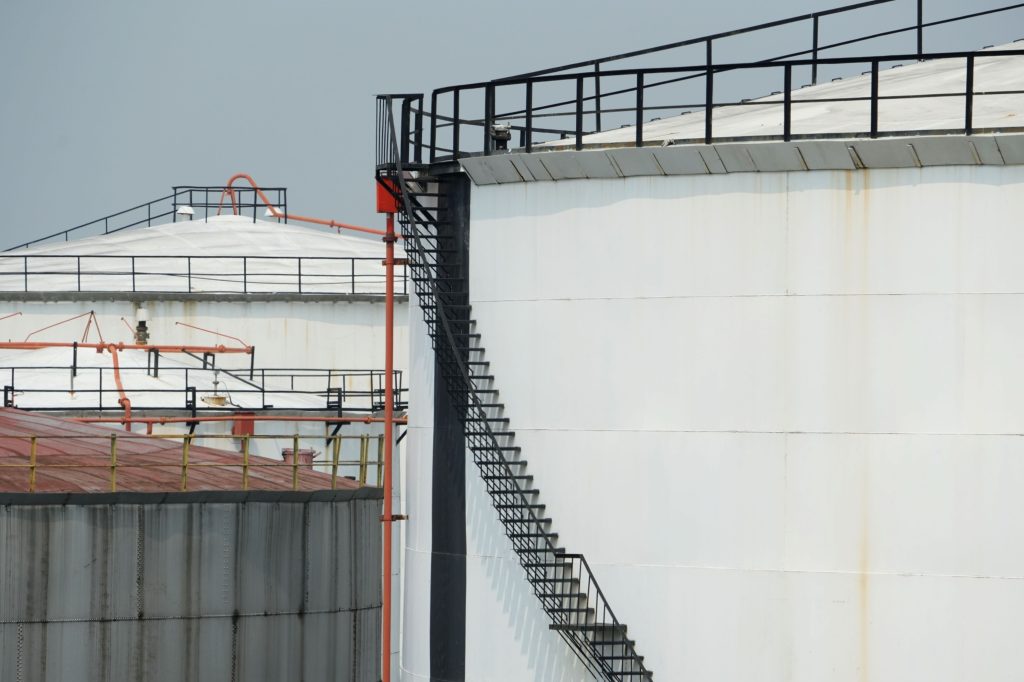 Oil heads for robust weekly gain as Russia to extend export cuts - Moneyweb