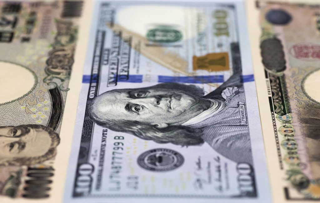 Dollar rally is crushing one of the most popular trades of 2023 - Vimarsana News