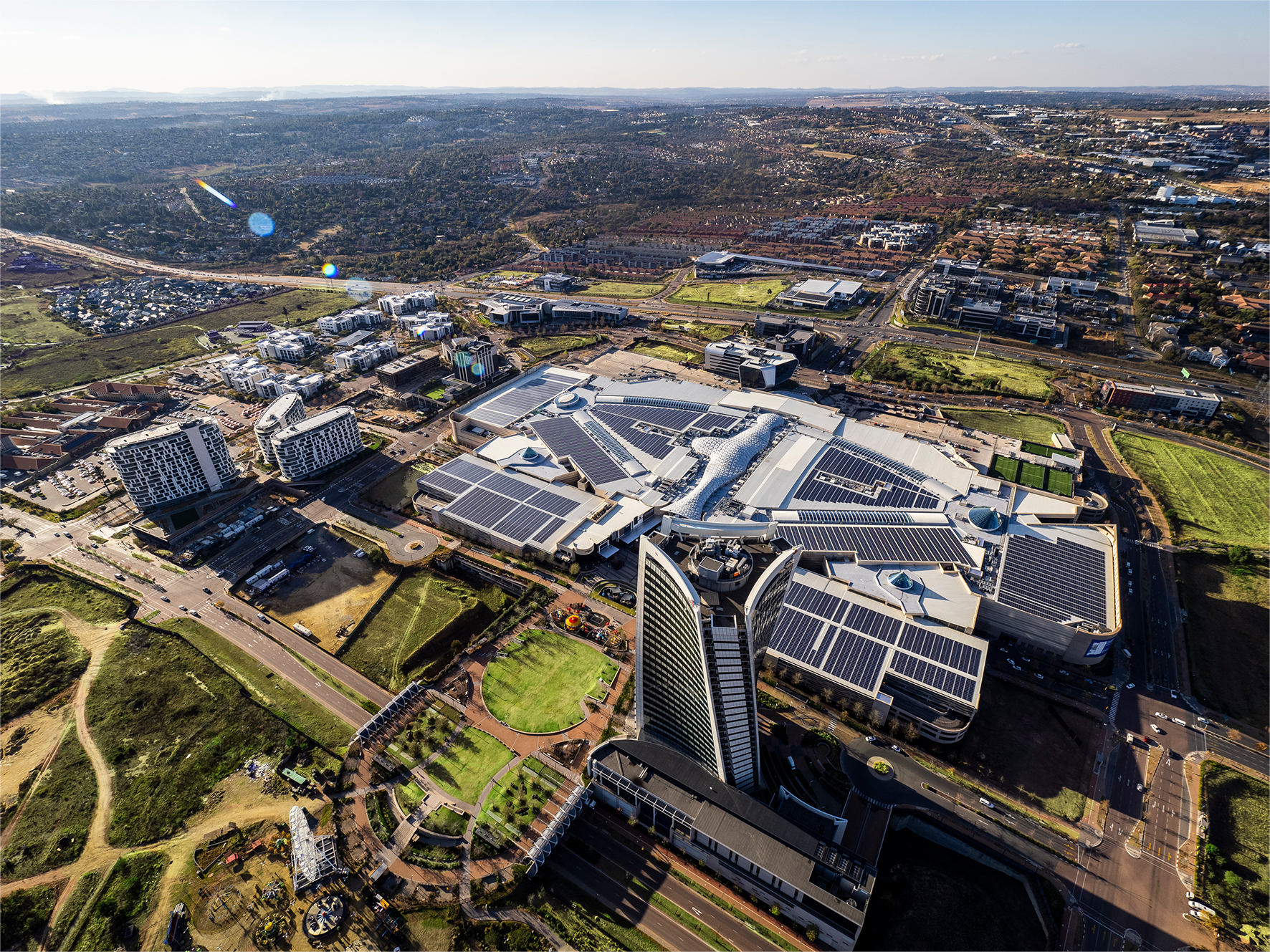 Mall Rugny Groot winkelsentrums doen goed oor die kerstyd - Moneyweb