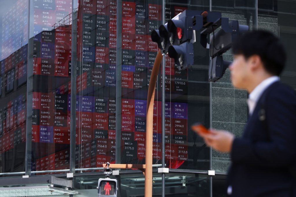 Asian stocks gain as traders await US payrolls: Markets wrap - Moneyweb