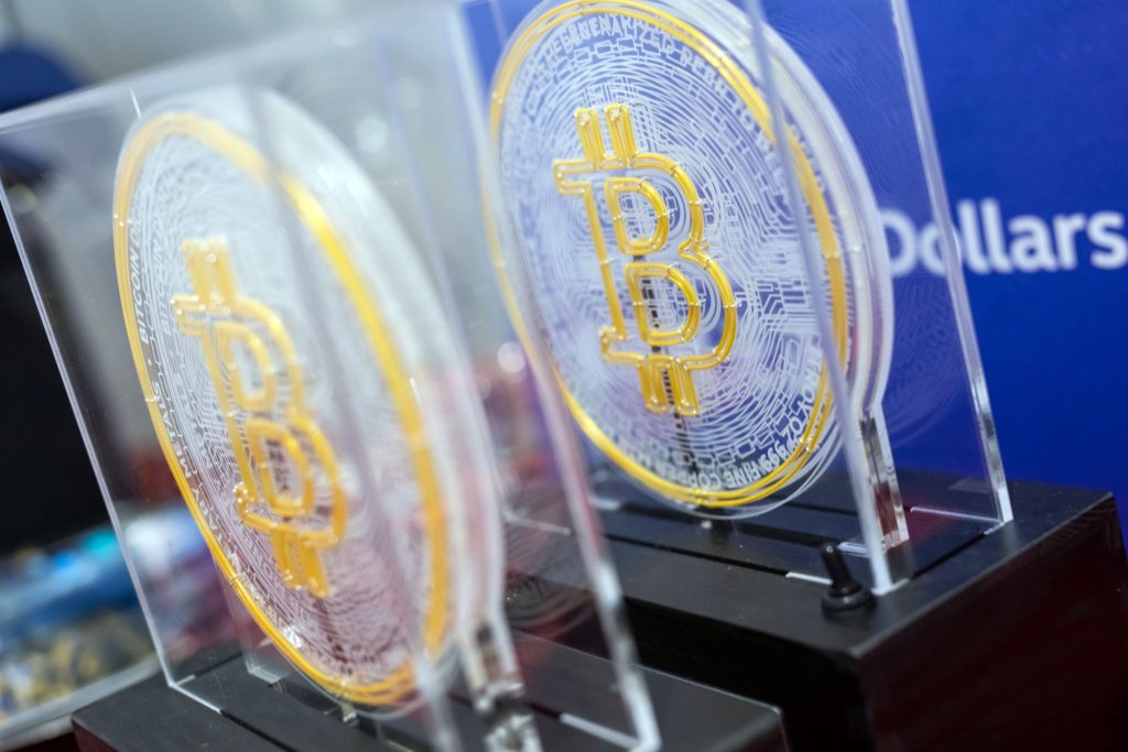 Bitcoin hits $35 000 for first time since 2022 on ETF optimism - Vimarsana News