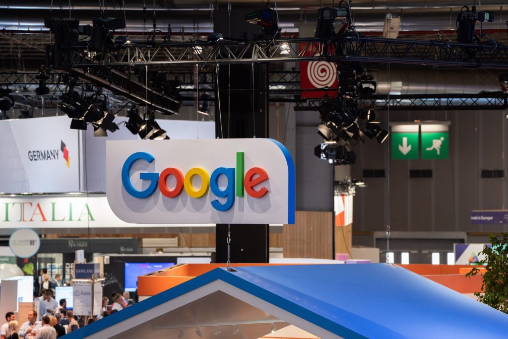 Google opens access to Gemini, racing to catch up to OpenAI - Vimarsana News