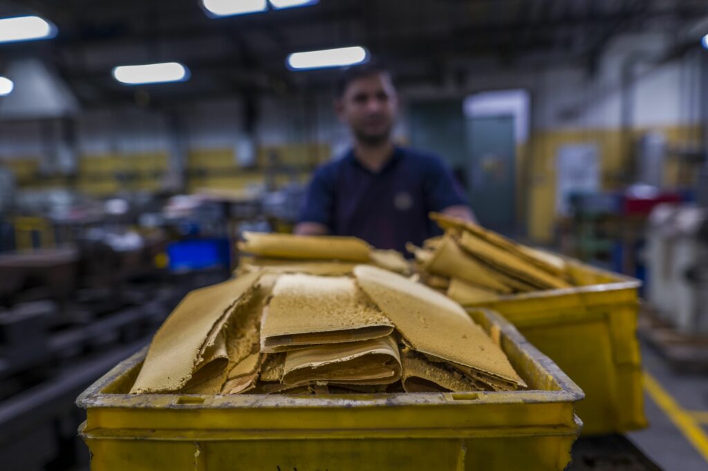 Gold retreats from record as Fed pivot bets seen as overdone - Vimarsana News