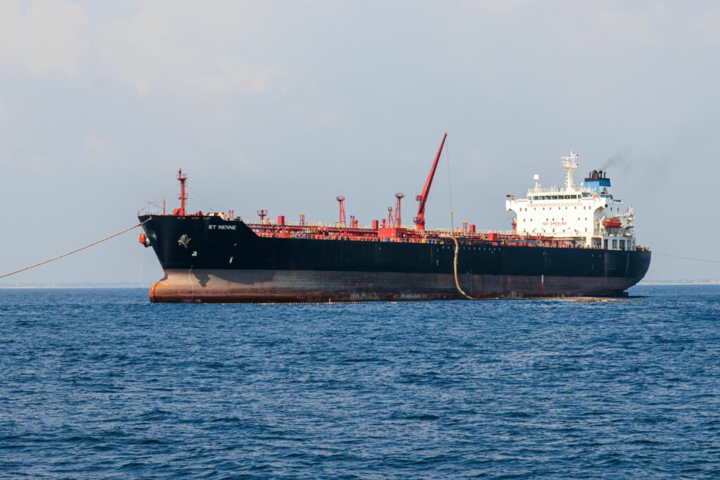 Over 100 container ships reroute as US weighs Red Sea response - Vimarsana News